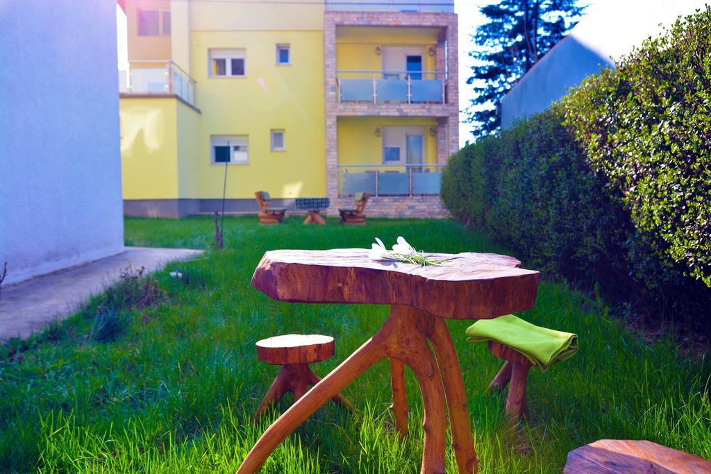 Apartment Mirela SJJ Buitenkant foto