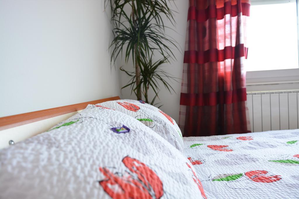 Apartment Mirela SJJ Buitenkant foto