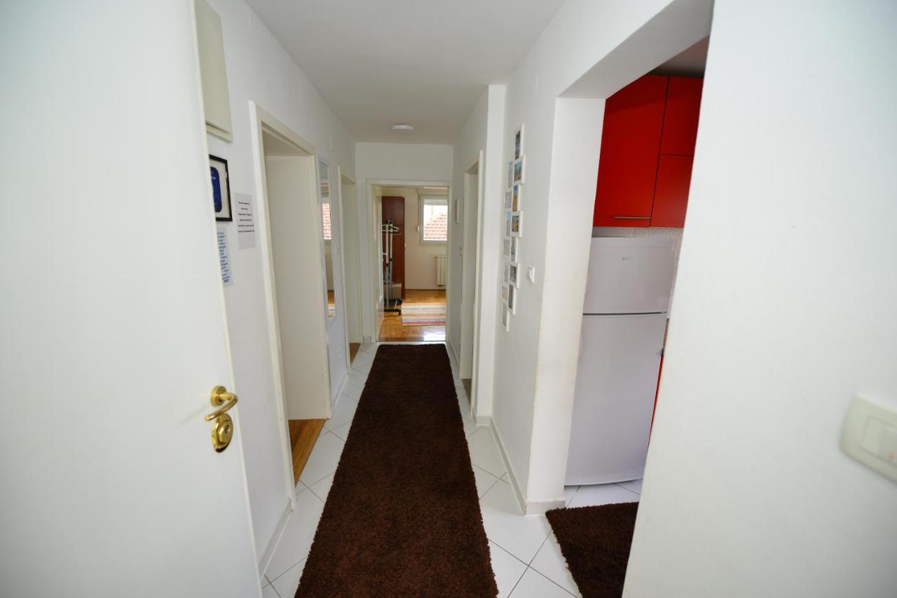Apartment Mirela SJJ Buitenkant foto