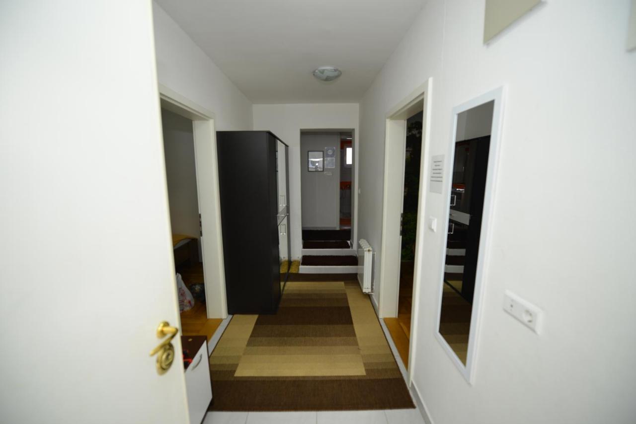 Apartment Mirela SJJ Buitenkant foto